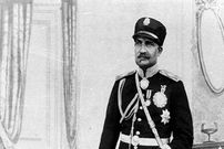 عکس؛ سفر در زمان؛ نشست خصوصی «رضاخان و محمدرضا پهلوی»؛ اواخر دهه 1310