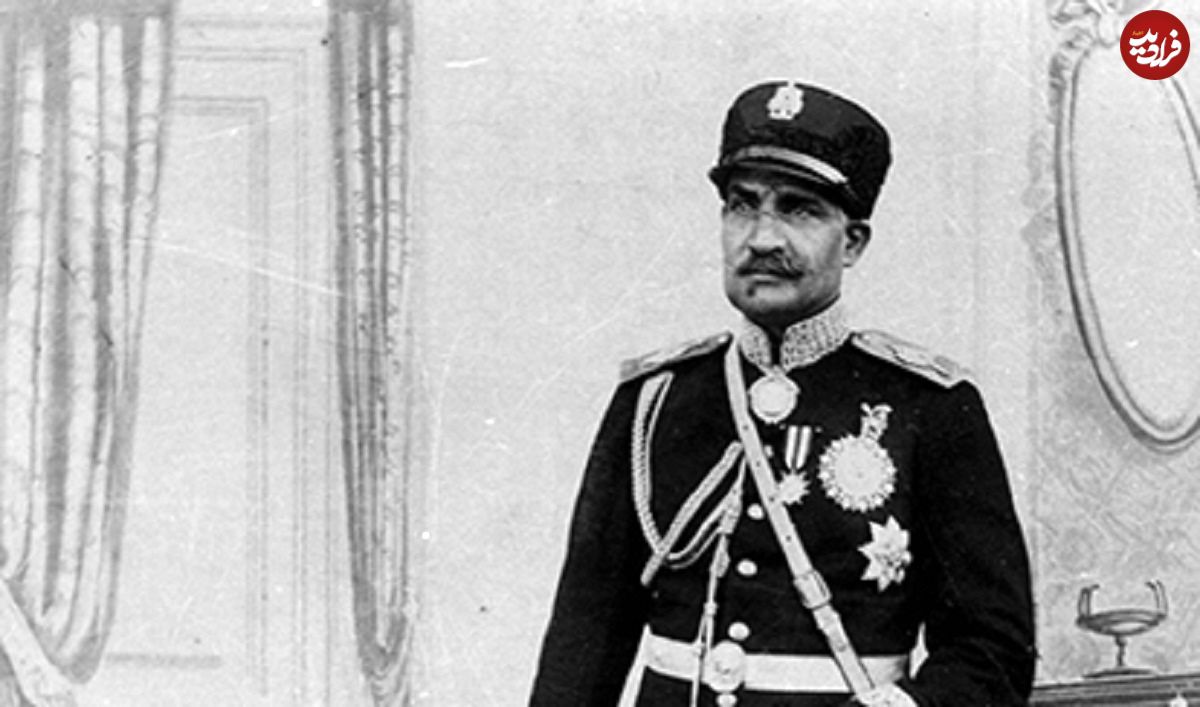 عکس؛ سفر در زمان؛ نشست خصوصی «رضاخان و محمدرضا پهلوی»؛ اواخر دهه 1310
