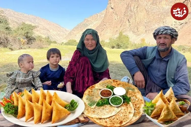 ببینید| غذای روستایی در افغانستان؛ پخت بولانی توسط زوج افغان در کوهستان