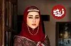 عکس| سفر زمان؛ «میترا رفیع و نفس بازغی» روی صحنه تئاتر در سال 1402