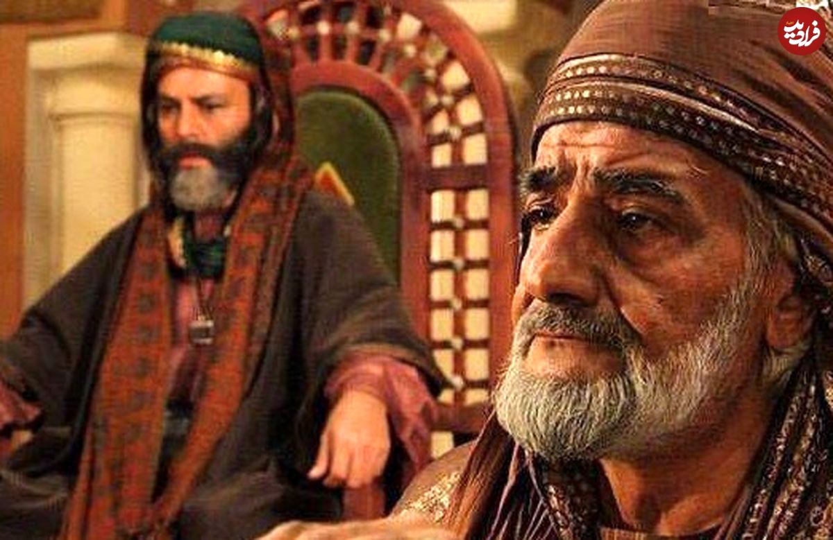 عکس؛ سفر به تاریخ؛ چهرۀ «ابومفلس» (مختارنامه) در پشتصحنۀ یک تئاتر قدیمی؛ سال 1348