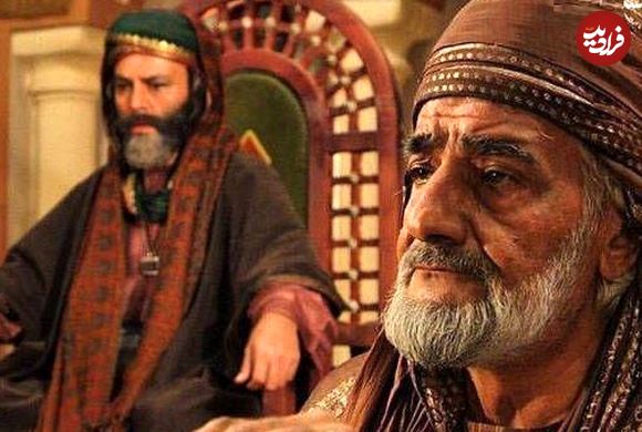 عکس؛ سفر به تاریخ؛ چهرۀ «ابومفلس» (مختارنامه) در پشت‌صحنۀ یک تئاتر قدیمی؛ سال 1348