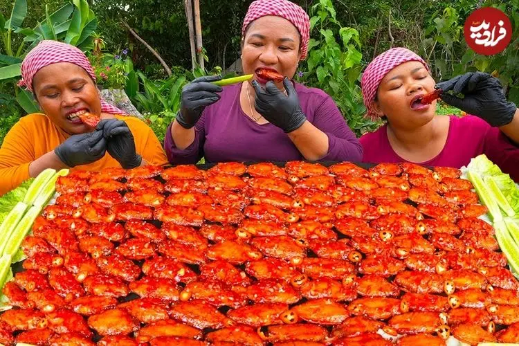 ببینید| غذای روستایی در سنگاپور؛ تهیه بال مرغ سوخاری در روستا