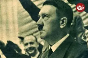 عکس| سفر در زمان؛ «هیتلر» در حال سخنرانی در تراس قلعه سلطنتی لوستگارتن برلین؛ سال 1298