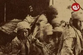 عکس| سفر زمان؛ دختران عشایر لرستان در کنار سیاه چادر؛ 140 سال قبل