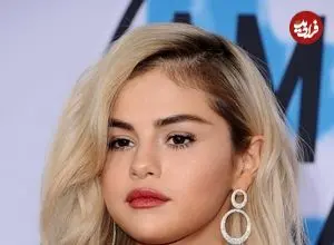 عکس| سفر در زمان؛ «سلنا گومز» در مراسم «درود بر سربازان ما» در نیویورک؛ سال 1386