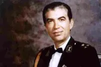 عکس| سفر در زمان؛ «غلامرضا فرزند ششم رضاخان» در حال فیلمبرداری با یک دوربین براون؛ دهه 40