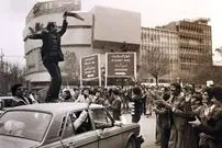 بلوار کشاورز در سه پرده؛ رضا دیوونه، ملکه الیزابت و یک رقص ملی