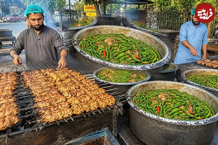 ببینید| غذای خیابانی در پاکستان؛ مراحل تهیه جوجه کباب توسط آشپزهای ماهر در پیشاور