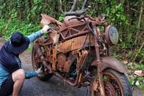 ببینید؛ مراحل شگفت انگیز بازسازی یک موتورسیکلت کاوازکی Z900 زنگ زده مدل 1980
