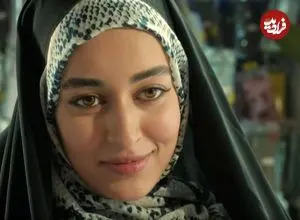 عکس| سفر در زمان؛ «مه‌لقا مینوش» بازیگر سریال بیگانگان در یک کافه در تهران؛ سال 1403