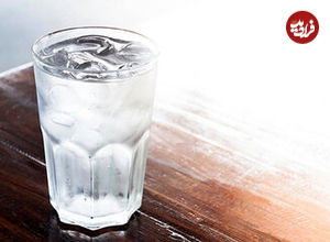 عوارض خطرناک نوشیدن آب یخ