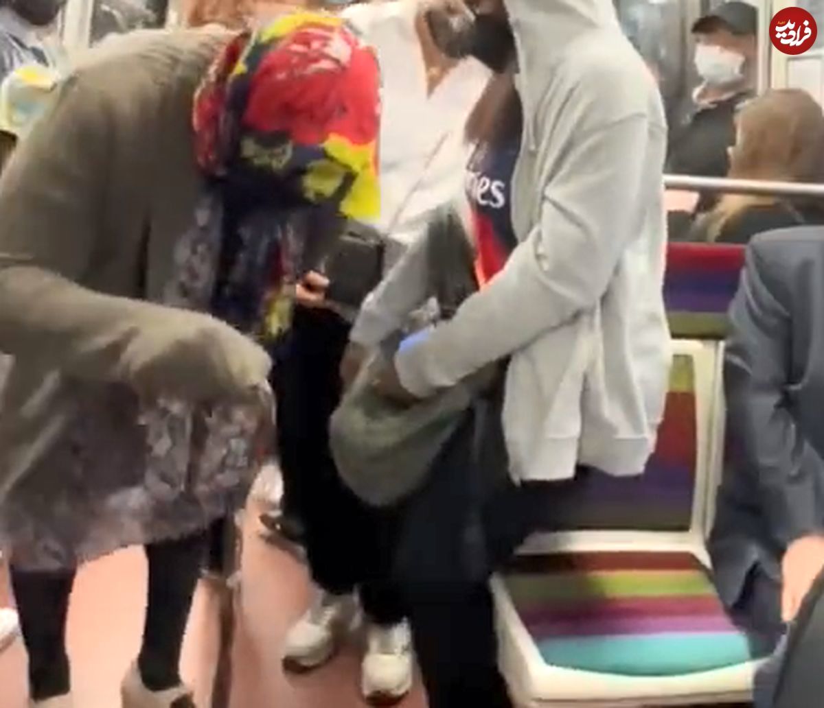 ( ویدیو) حقه بانمک این مرد برای نشستن روی صندلی مترو