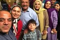 عکس| سفر زمان؛ «علی ثروتیان» (سریال آنام) و برادر دوقلویش در 16 سالگی در کنار «پرواز همای»