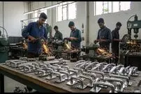 ببینید| فرآیند تماشایی تولید دستگیره در برنجی در کارگاهی در پاکستان