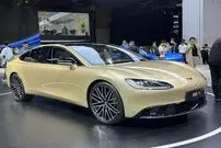 (عکس) سدان الکتریکی لاکچری زیر ۱۰۰هزار دلار چینی رونمایی شد