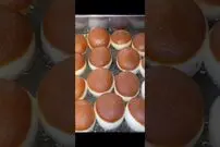 (ویدئو) کره ای ها برای دونات کرمی و شکلاتی این فروشنده خیابانی صف می کشند!
