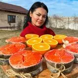 ببینید| غذای روستایی در اوکراین؛ پخت یک غذای متفاوت با ماهی سالمون و آناناس