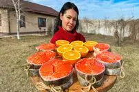 ببینید| غذای روستایی در اوکراین؛ پخت یک غذای متفاوت با ماهی سالمون و آناناس