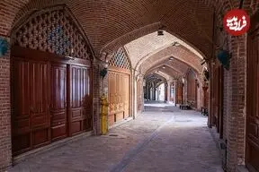 عکس| سفر به تاریخ؛ پیرمرد تهرانی با تشت برف در کوچه های عودلاجان؛ سال 1347
