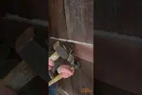 (ویدئو) یک روش سریع و ساده برای بازکردن قفلی که کلیدش را گم کرده اید
