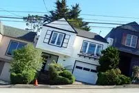 تصاویر؛ خانه‌های این شهر را به شکلی عجیب، عمدا کج می‌سازند