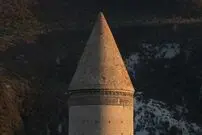 تصاویر| برج رادکان کردکوی؛ سازه باستانی آل باوند با گنبد مخروطی و ۳۵ متر ارتفاع 