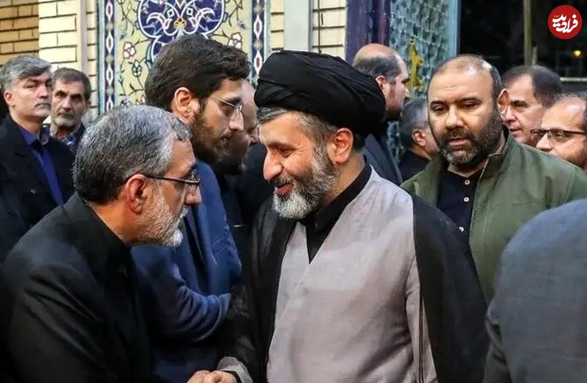 عکس؛ سفر به تاریخ؛ «سید مسعود خامنهای» در مراسم ترحیم آیتالله هاشمی شاهرودی؛ سال 97