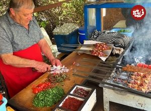 ببینید؛ غذای خیابانی در ترکیه؛ تهیه کباب آدانا، دونر و جگر و تنتونی در استانبول