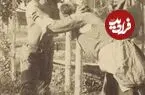 عکس| سفر زمان؛ عکس یادگاری در لحظۀ «گرفتن سر و گردن حریف»؛ دوران قاجار