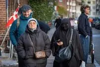 تصاویر؛ رکوردزنی دانمارک در اخراج پناهجویان؛ از «قانون گِتو» تا مراکز نگهداری موقت سخت‌گیرانه