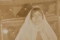 عکس؛ سفر به تاریخ؛ یک دختر از خاندان سلطنتی قاجار در کنار «گربه‌اش»؛ 130 سال قبل