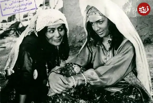 عکس| سفر در زمان؛ «شهرزاد» بازیگر قبل انقلاب در پیری و در کنار آرامگاه کوروش 