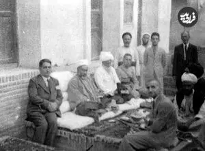 عکس| سفر در زمان؛ «عبدالکریم حائری» هنگام کلنگ‌زنی قبرستان «نو» در قم