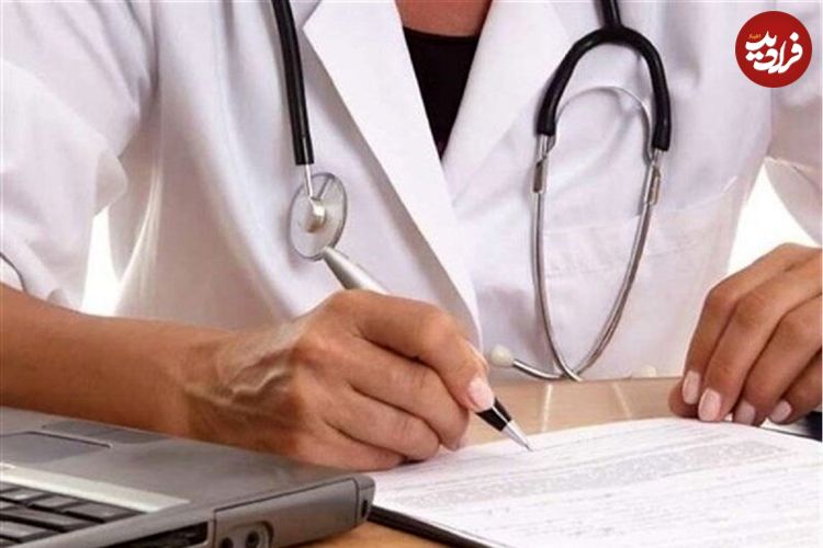 جدول؛ چرا اعتماد جامعه به پزشکان نسبت به قبل در حال کاهش است؟