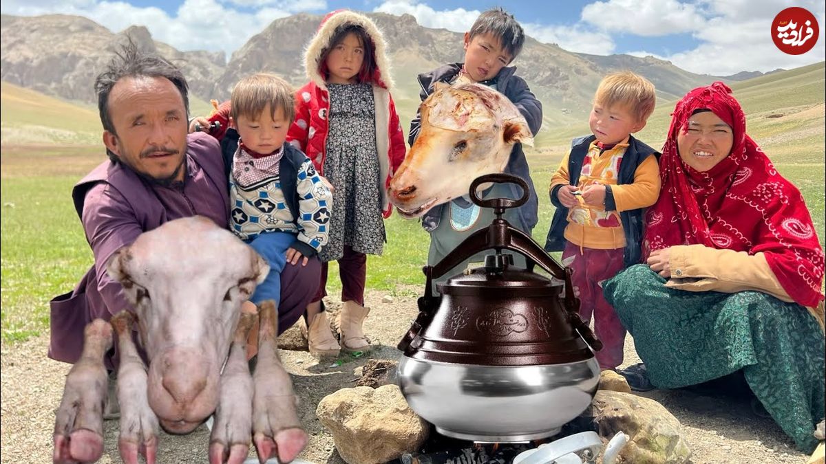 ببینید؛ غذای روستایی در افغانستان؛ پخت نان و یک خورشت محلی در طبیعت