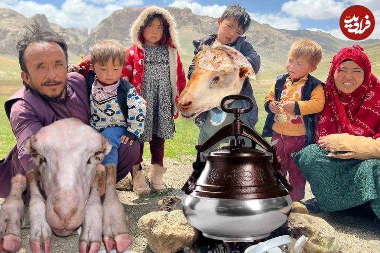 ببینید؛ غذای روستایی در افغانستان؛ پخت نان و یک خورشت محلی در طبیعت
