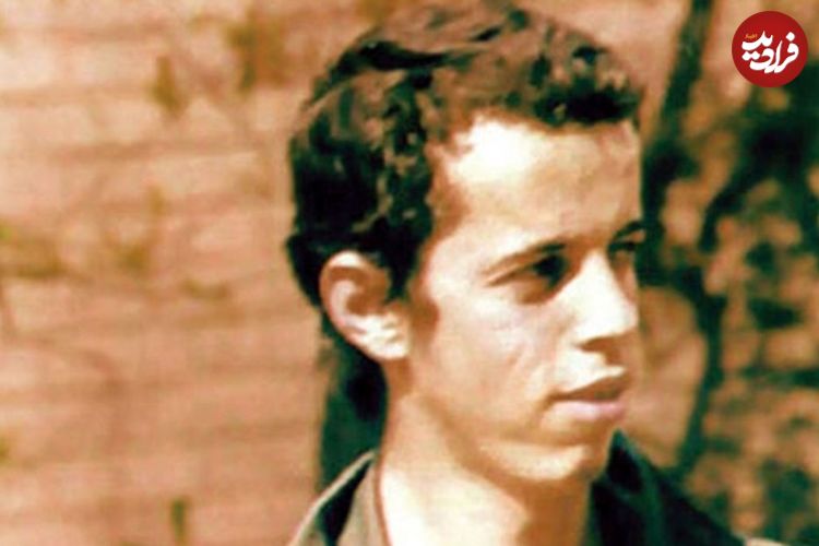 عکس؛ سفر در تاریخ؛ «شهید حسن باقری» در حال صرف ناهار در لبنان؛ سال 58