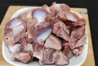 (ویدئو) ترکیه ای ها با یک کیلو سنگدان مرغ این غذای خوشمزه را برای شام می پزند
