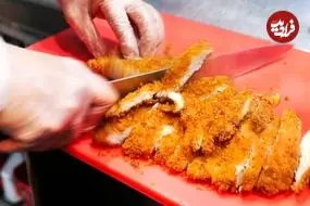 ببینید| غذای خیابانی در آمریکا؛ تهیه استیک گوشت و پنیر و ساندویچ مرغ کبابی در نیویورک