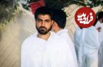 عکس؛ سفر به تاریخ؛ «سردار سلیمانی» در حال کوتاه کردن موهایش در آرایشگاه؛ دهۀ 80
