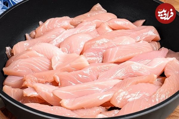 ببنیید؛ طرز تهیه یک غذای سریع اسپانیایی با فیله مرغ، گوجه و سیب زمینی