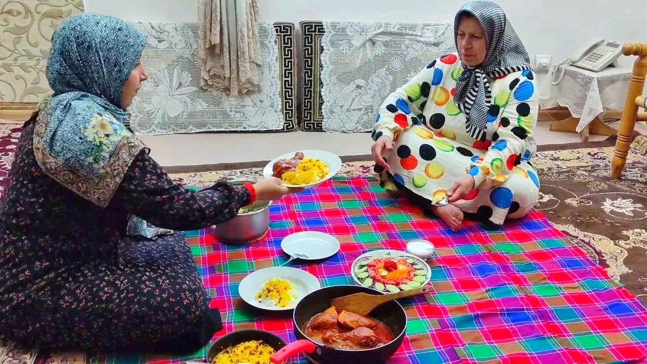 ویدئو غذای روستایی در گیلان؛ پخت پلو مرغ به شیوه متفاوت یک مادر و دختر باسلیقه