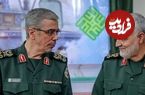 عکس؛ سفر به تاریخ؛ «سرلشکر باقری» 22 ساله در کنار مادر بر سر مزار برادرش «حسن باقری»؛ سال 1361