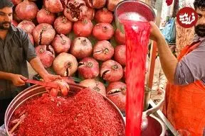 ببینید| غذای خیابانی در پاکستان؛ تهیه آب انار، هلو، آلو، انگور و پرتقال در کراچی