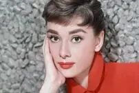 عکسی از بازیگر جوان سینما در نقش آدری هپبورن