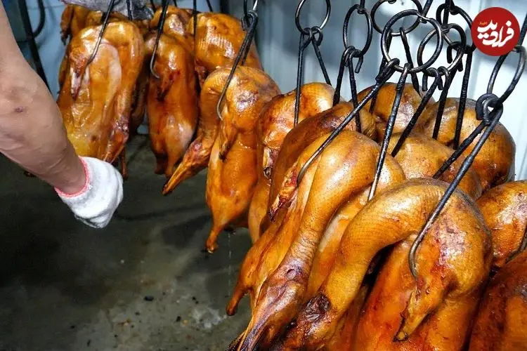 ببینید| غذای خیابانی در تایوان؛ کباب کردن اردک به روشی متفاوت در هسینچو