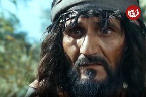 عکس؛ سفر در زمان؛ «رستم غلام شمر» سریال مختار در حال دوتار نوازی؛ سال 99