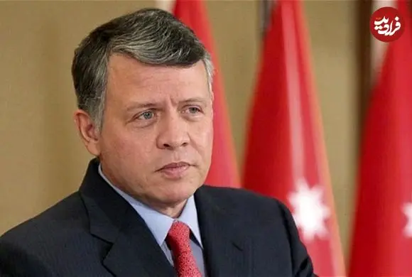 عکس| سفر در زمان؛ «ملک عبدالله دوم، پادشاه اردن» در حال اعطای سرهنگ افتخاری به پسر سرهنگ قذافی؛ سال 1378