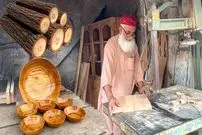 ببینید| فرآیند دیدنی تولید کاسه های چوبی زیبا در کارگاهی در پاکستان